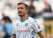 开云体育平台APP-比赛中心前锋暴发，独进全场进球