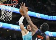 开云足球直播-关于火箭绝地反击黄蜂，艾顿三分雨点燃全场的信息