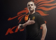 开云体育app-红魔铁血击碎枪手，范戴克如磐石铸就防线传奇