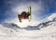 开云官网-奥纳纳存在感拉满，里昂对阵秘鲁，一场跨越大陆的足球隐喻