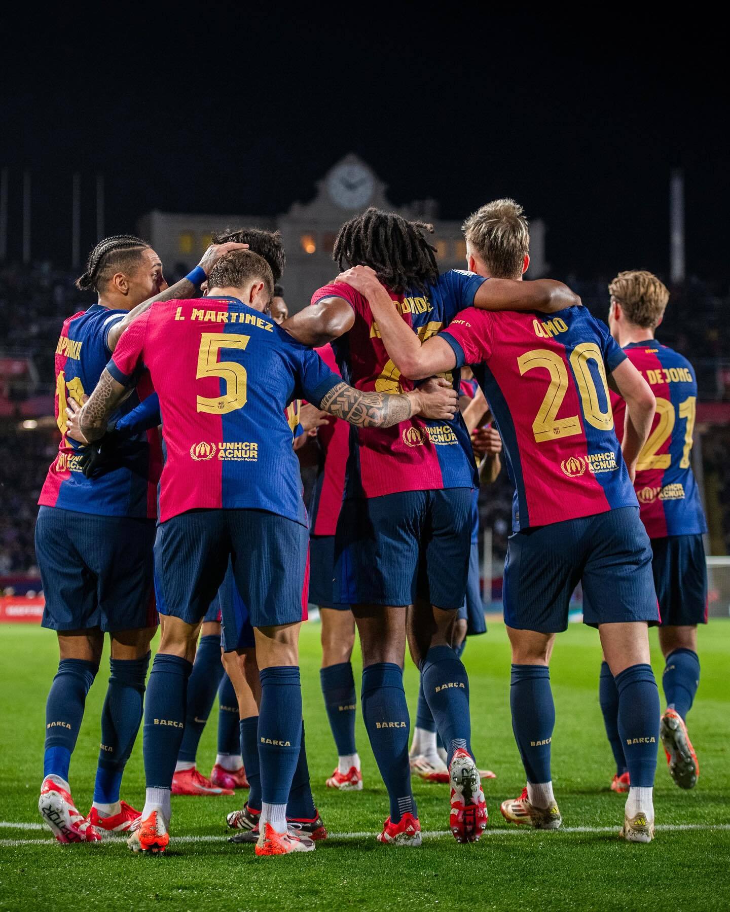 利物浦主场保持不败，榜首稳固