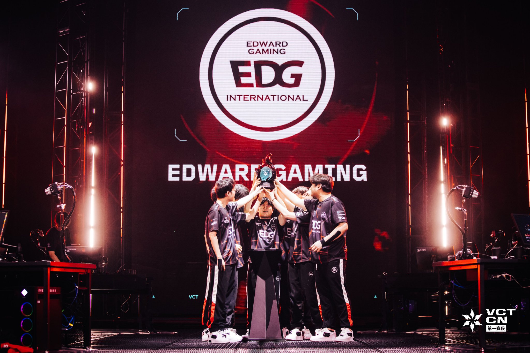 包含EDG绝杀FLY,Scout制霸全场的词条 包含EDG绝杀FLY,Scout制霸全场的词条