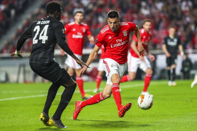 沃特福德双杀对手，继续保持不败