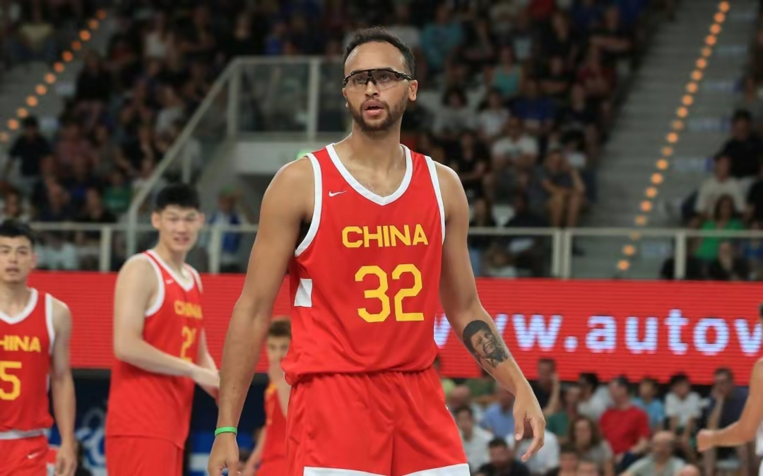 勇士B队力克墨西哥男篮，哈里斯送出助攻