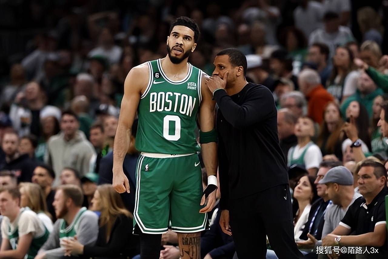 雄鹿翻盘青岛队，塔图姆统治全场的简单介绍