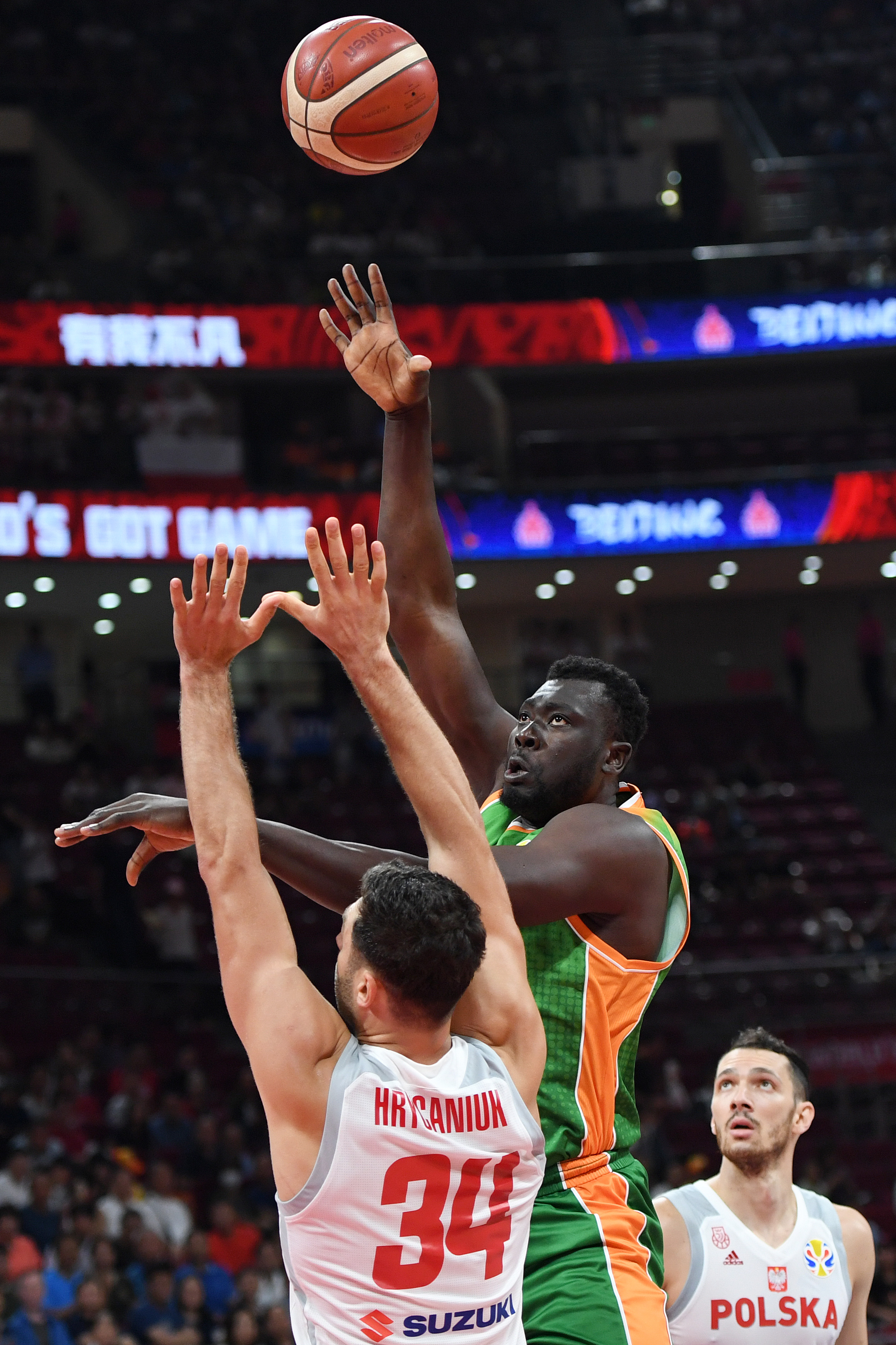 波兰队险胜日本队，波尔关键制胜的简单介绍