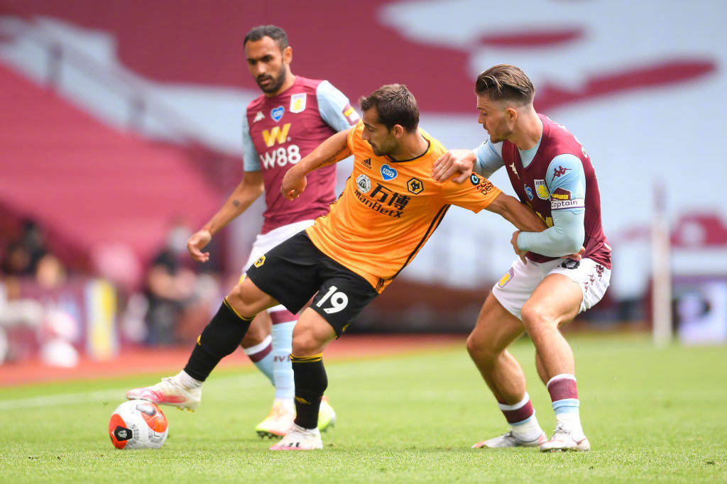 狼队客场击败对手，追赶领先者