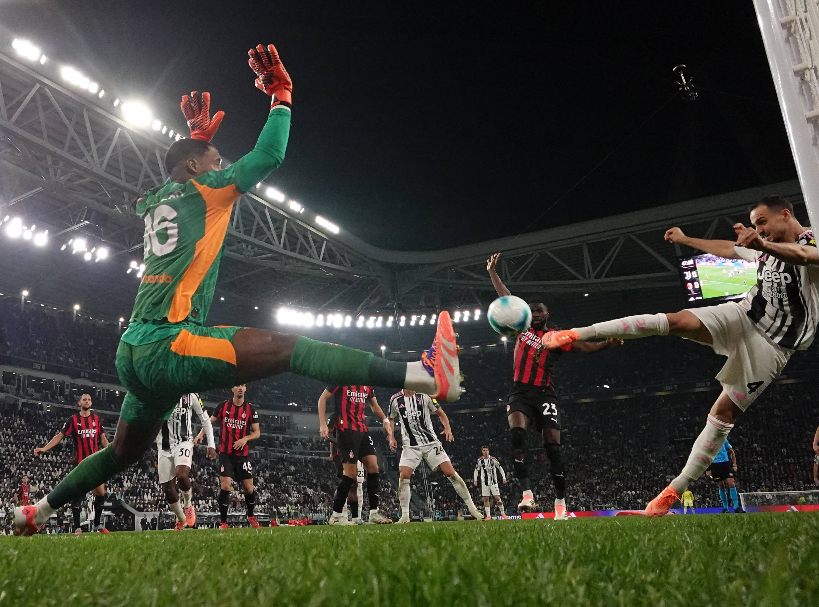 门将神勇！尤文时隔多年杀入四强