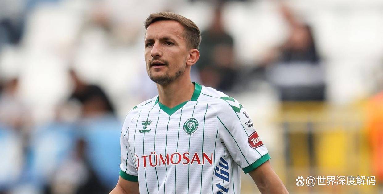 比赛中心前锋暴发，独进全场进球