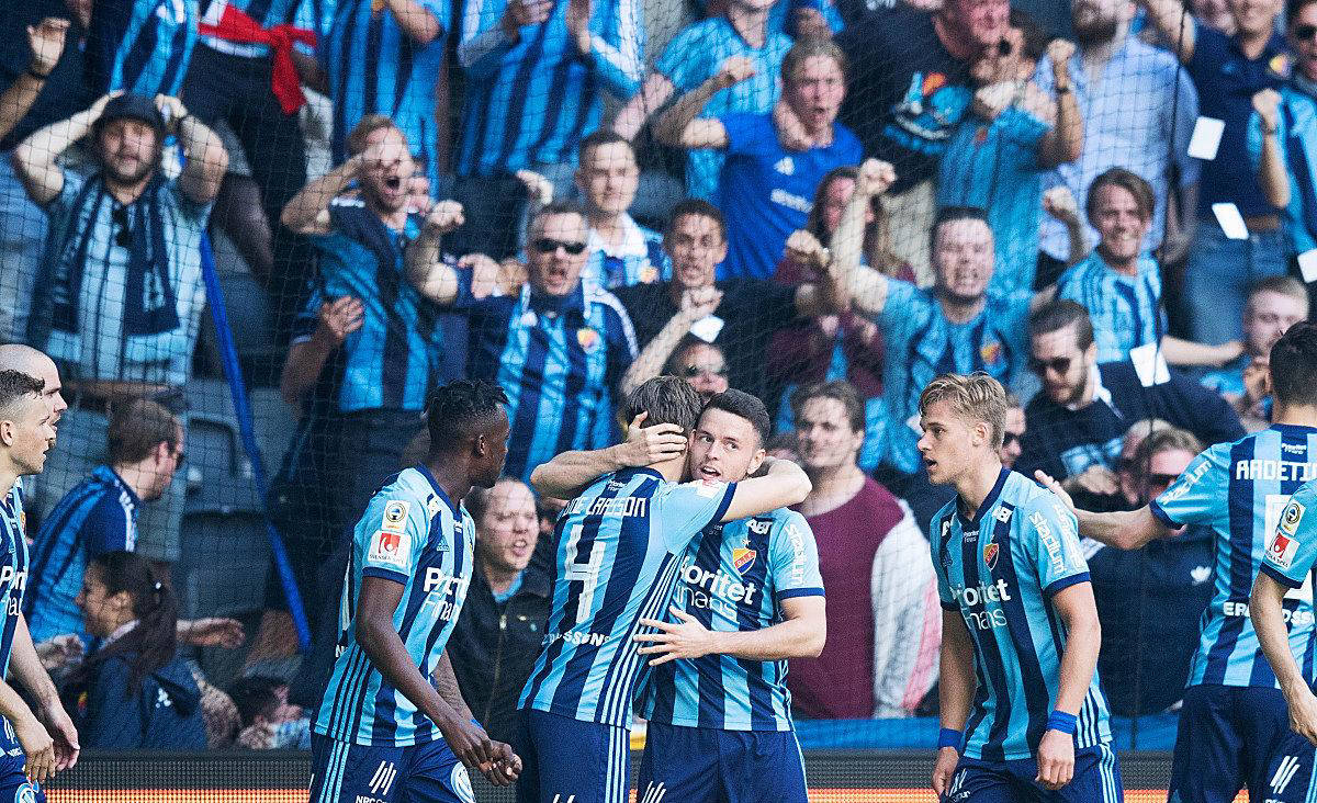 年轻球员表现活跃，稳定球队胜势