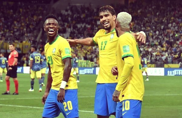 巴西国家队备战世界杯，全队备战冠军