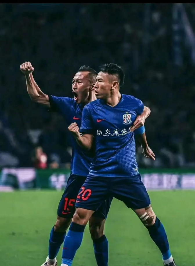 包含申花球员创造进球机会眼前一亮的词条