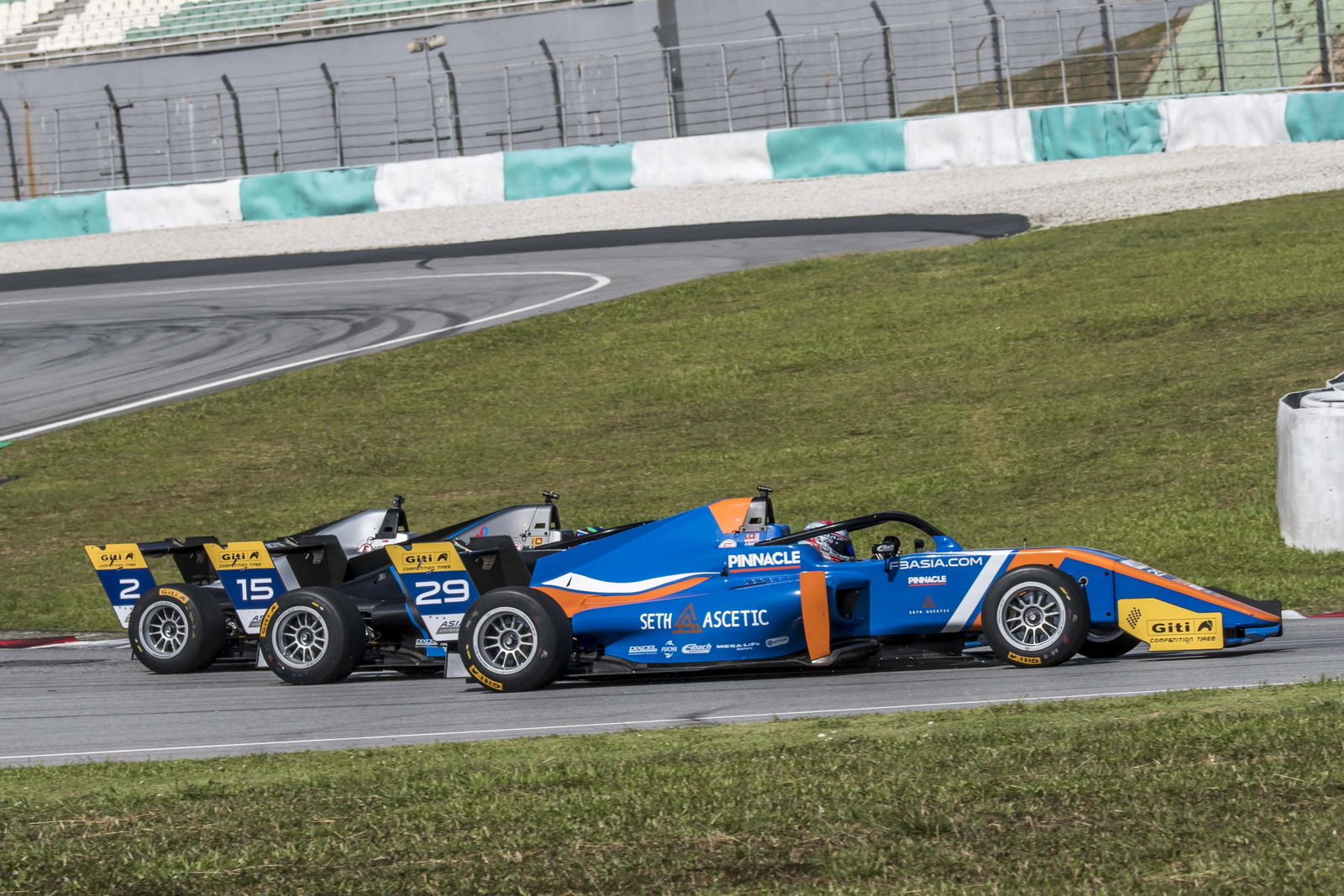 奥厄队紧随榜首，积分激烈角逐的简单介绍