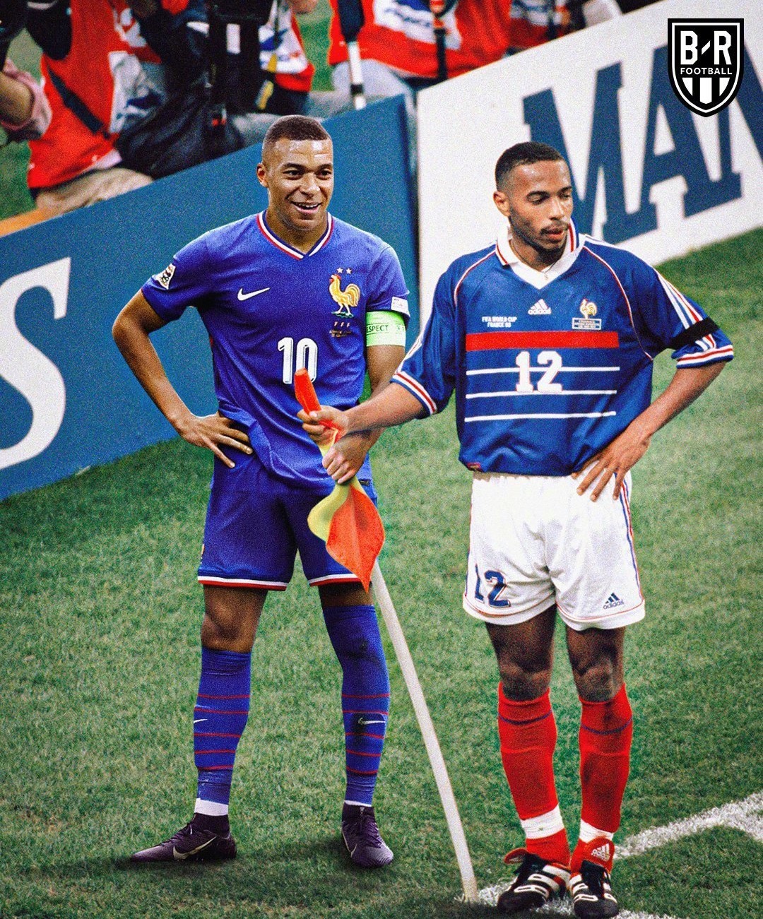 关于法国队在比赛中陷入被动局面，晋级岌岌可危的信息