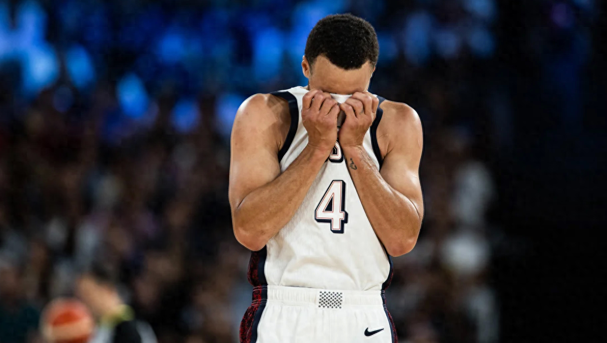 爵士险胜美国男篮，特雷杨高光表现