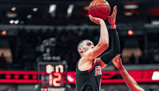 北京队横扫热火,拉文高光表现 北京队横扫热火,拉文高光表现