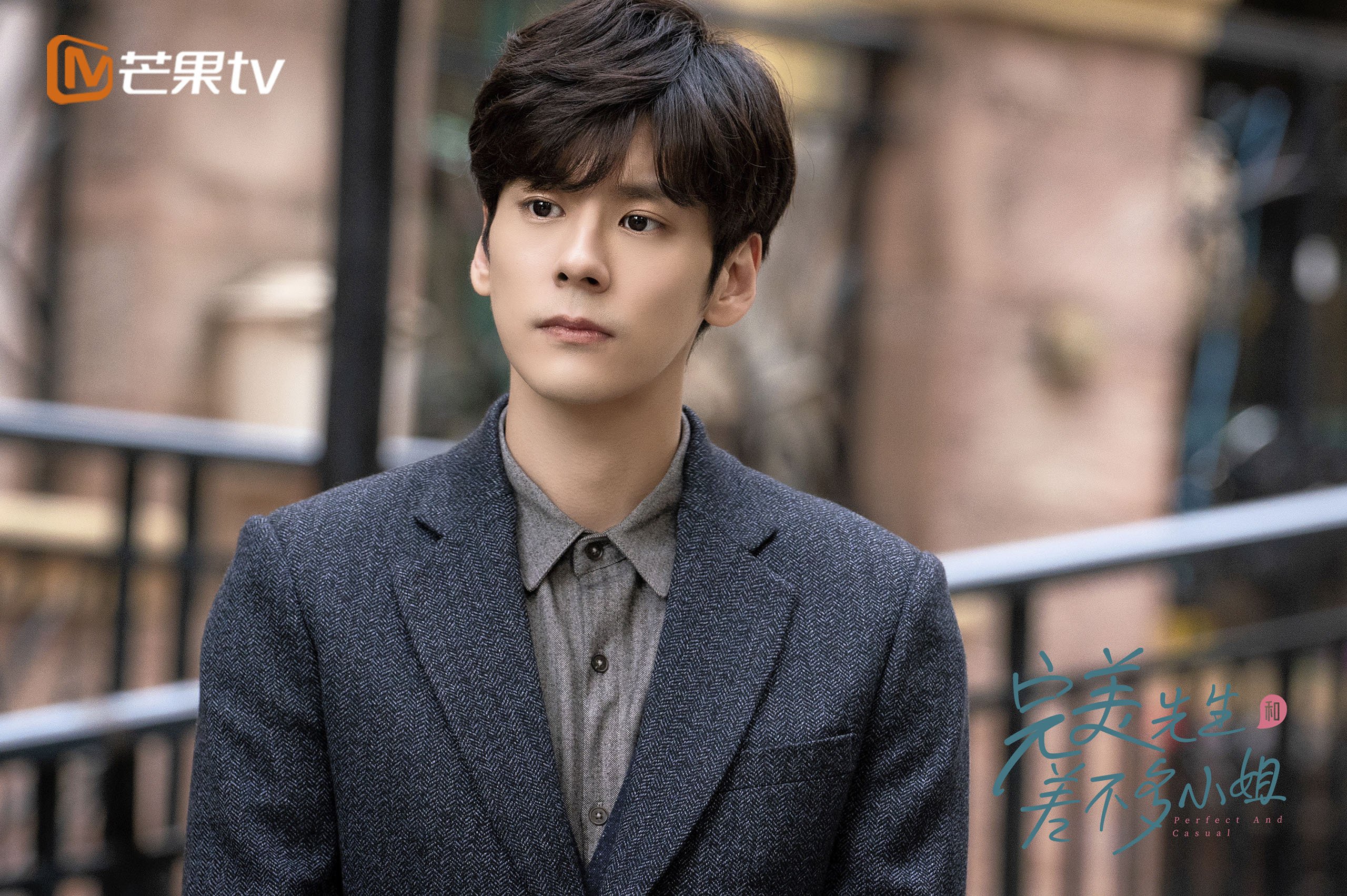 战术碾压与射手王崛起，曼城全面压制利物浦，奥斯梅恩连续得分拉开差距