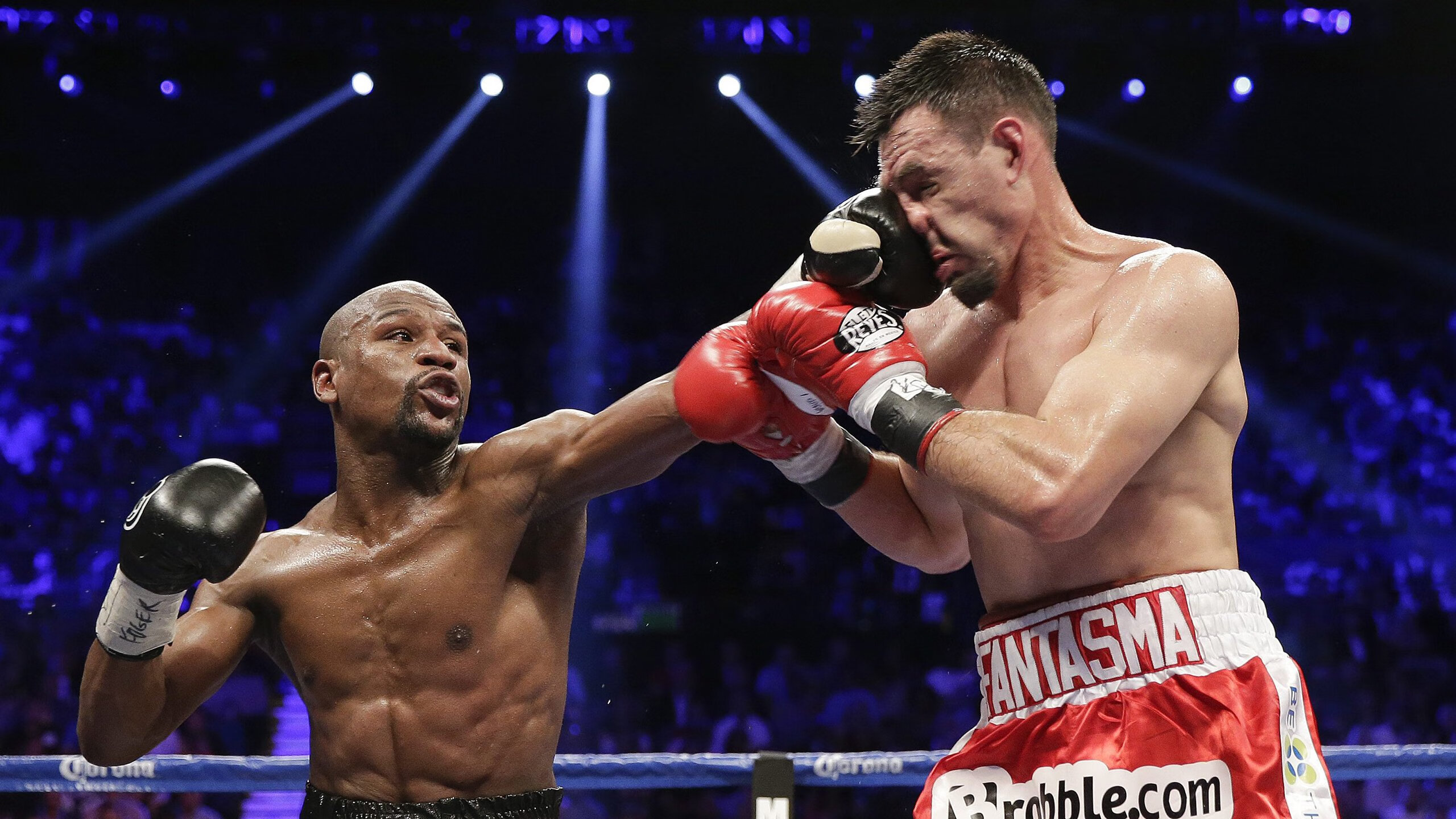 足球与篮球的宿命交错,当西决生死战遇见米兰提前终结悬念,巴萨的启示