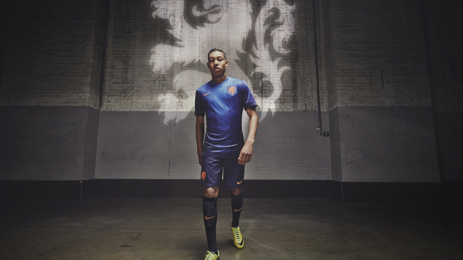 蓝军铁蹄踏破伊比利亚，天使之翼引领胜利风暴